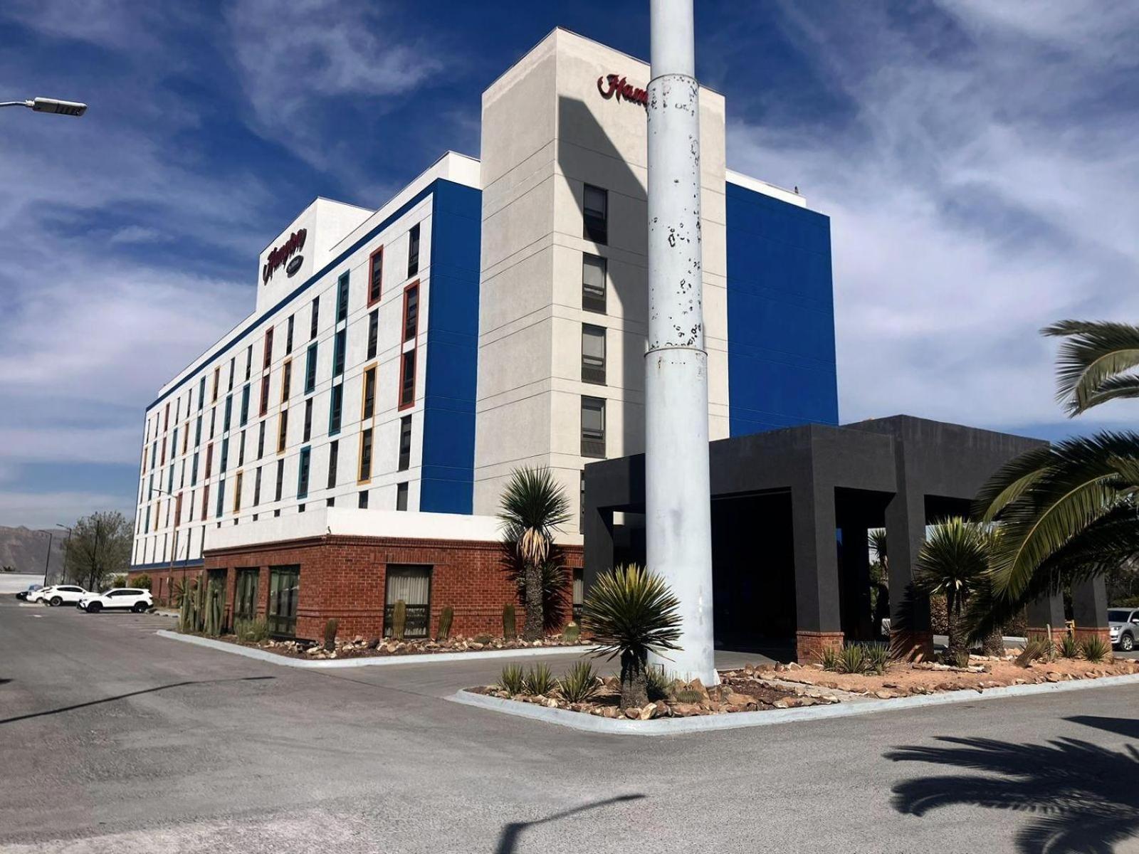 Hampton By Hilton Saltillo Zona Aeropuerto Exterior photo